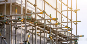 Scaffolding,Pipe,Clamp,And,Parts,construction,Site,With,Scaffold,Tower,And